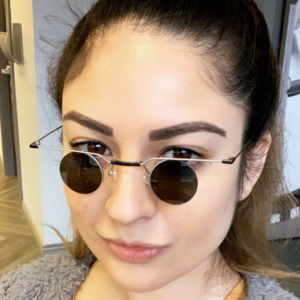 Meet your Posher, Zoila